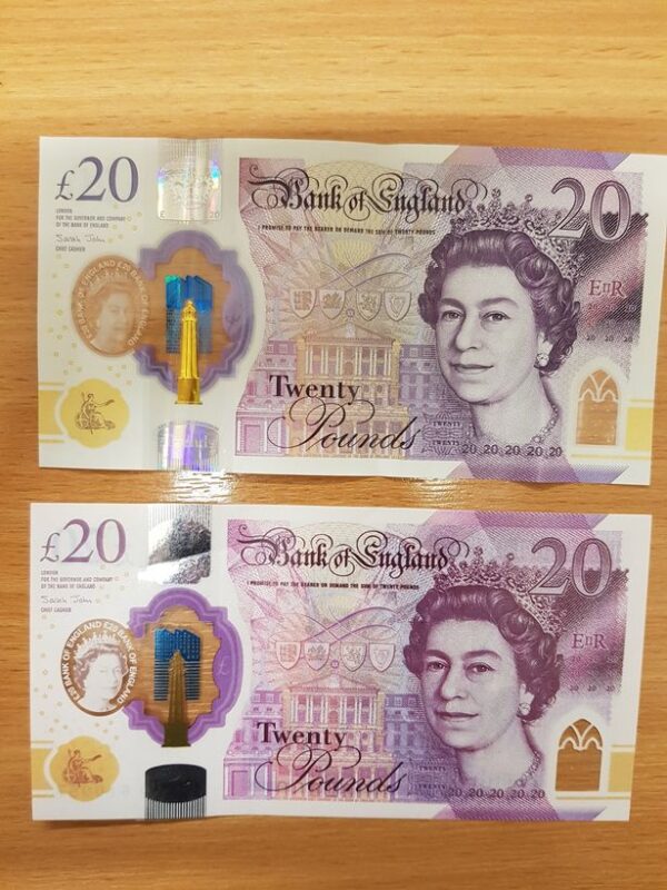 Counterfeit British pounds £20